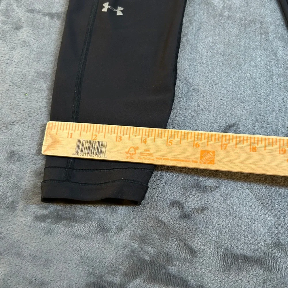 Under Armour Black Leggings‎ Athletic Workout Running Capri Womens 26x22
